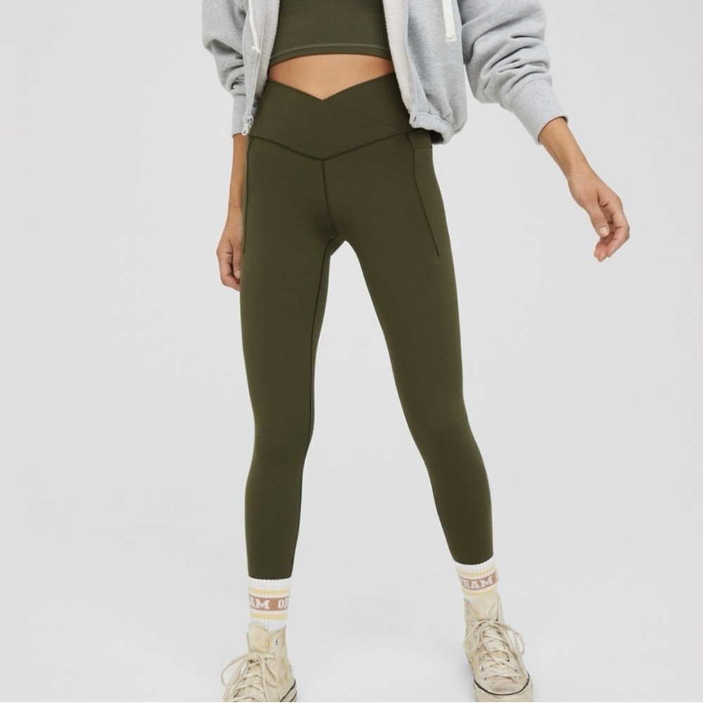 Offline by Aerie Crossover High Rise 7/8 Pocket Leggings